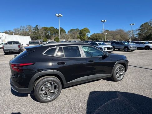 New 2026 Chevrolet Trax LT w/ Driver Confidence Package image 5