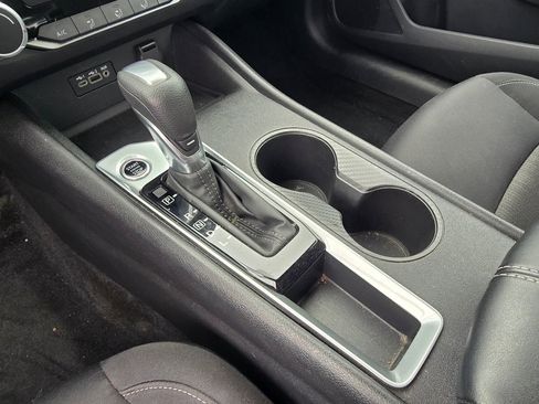 Used 2025 Nissan Altima 2.5 SV image 18