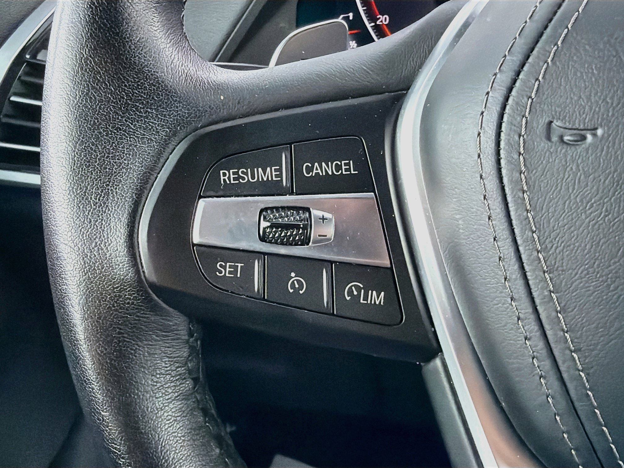 Used 2022 BMW X5 sDrive40i w/ Premium Package RWD image 38