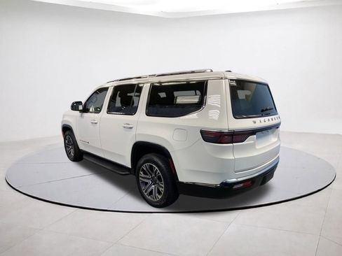 Used 2024 Jeep Wagoneer Series II w/ Flexible Seating Group image 4