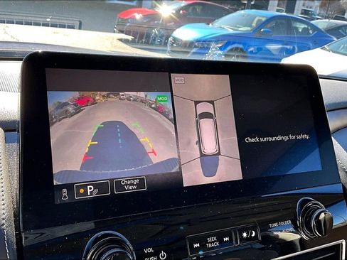 Used 2023 Nissan Armada SL w/ Captain's Chairs Package image 11