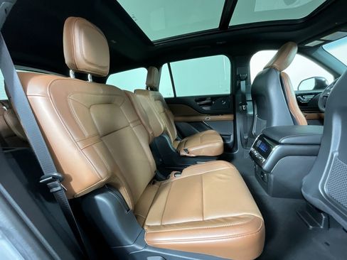 Certified 2024 Lincoln Aviator Reserve w/ Equipment Group 201A image 23