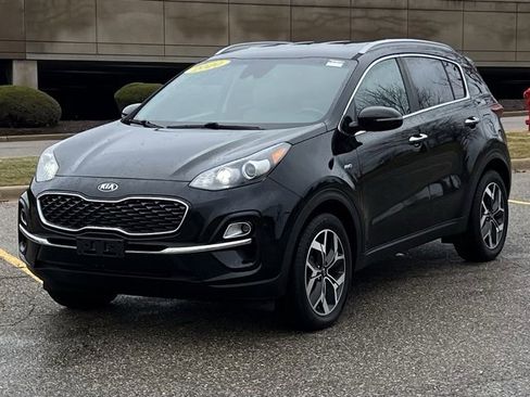 Used 2020 Kia Sportage EX image 3