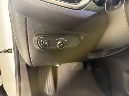 Used 2019 Chevrolet Equinox LT FWD image 11
