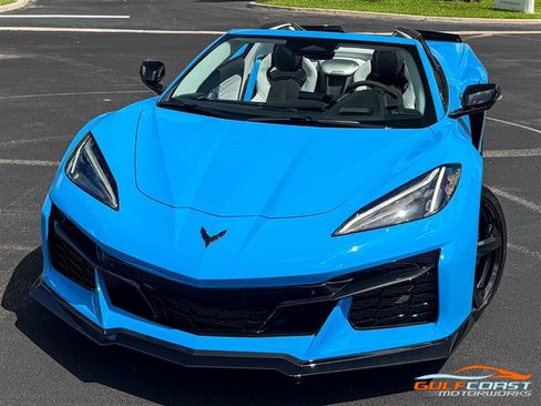 Used 2024 Chevrolet Corvette Z06 RWD image 7