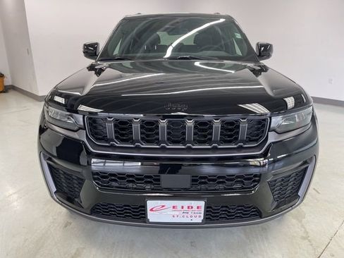 New 2026 Jeep Grand Cherokee Limited image 2