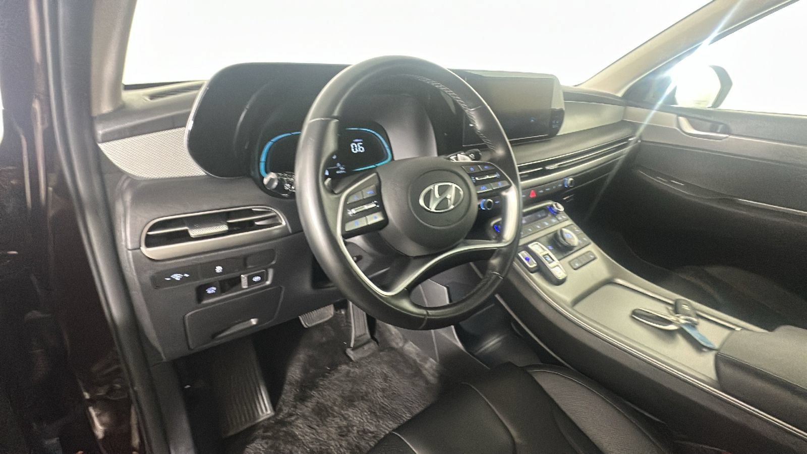 Used 2024 Hyundai Palisade SEL FWD image 15