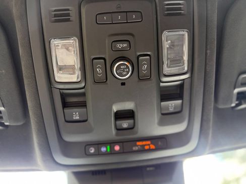 Used 2021 Cadillac Escalade ESV Sport Platinum image 38