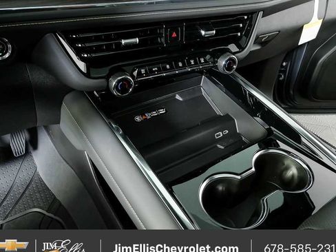 New 2026 Chevrolet Suburban Premier w/ Sun And Tow Package image 18