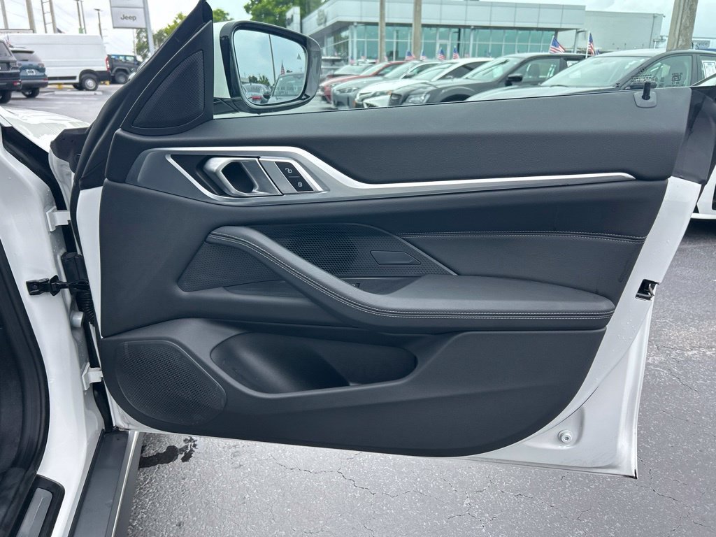 Used 2025 BMW i4 eDrive40 RWD image 28