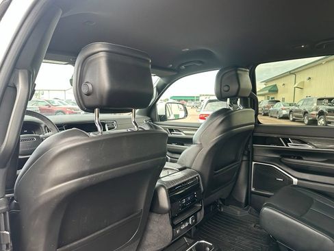 Used 2022 Jeep Wagoneer Series II w/ Flexible Seating Group AWD/4WD image 23