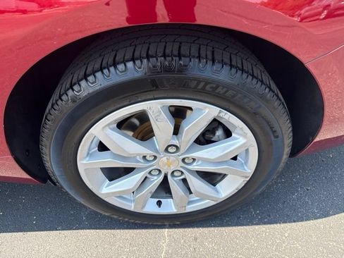 Used 2018 Chevrolet Impala LT w/ LT Leather Package FWD image 11
