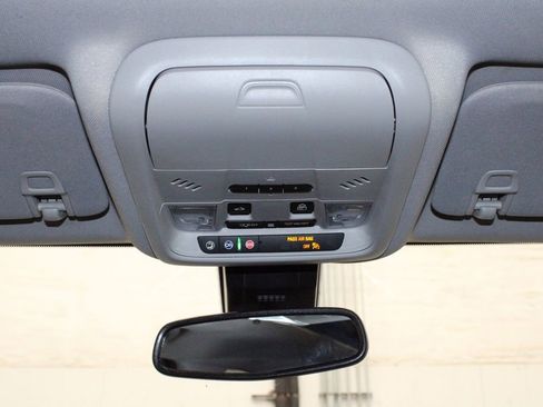 Used 2021 Chevrolet Equinox Premier image 36