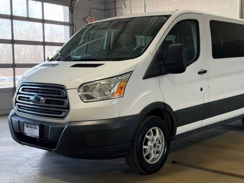 Used 2015 Ford Transit 150 XLT image 3