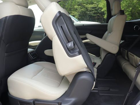 Used 2019 Subaru Ascent Limited w/ Popular Package #3 AWD/4WD image 13
