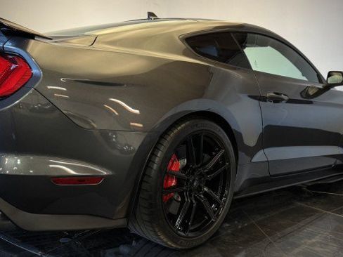 Used 2020 Ford Mustang Shelby GT500 w/ Technology Package RWD image 30