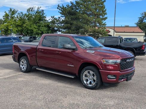 Used 2025 RAM 1500 Big Horn AWD/4WD image 3