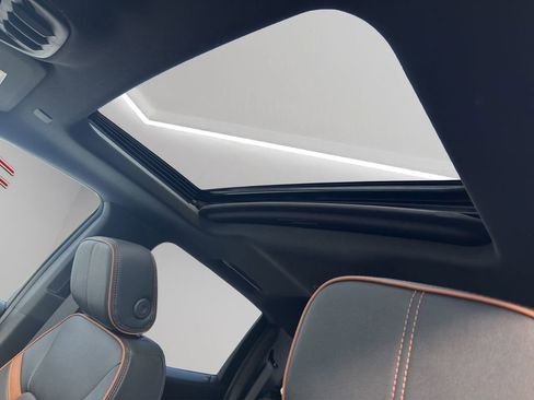 New 2026 GMC Canyon AT4 w/ Technology Plus Package image 18