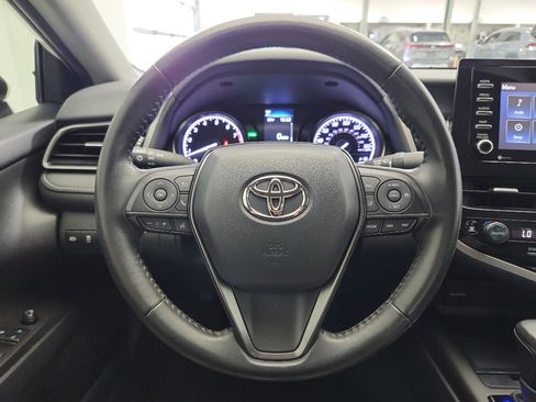 Used 2022 Toyota Camry SE w/ Convenience Package FWD image 11