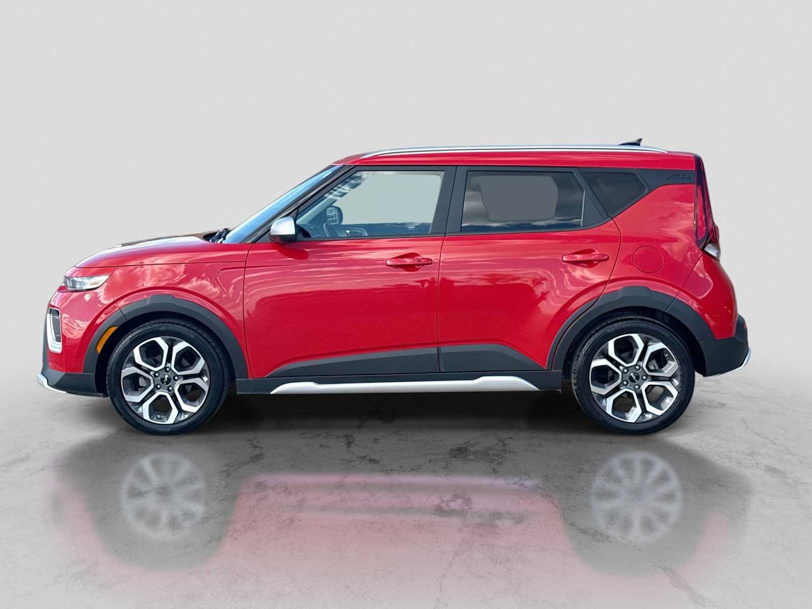 Used 2022 Kia Soul X-Line FWD image 3