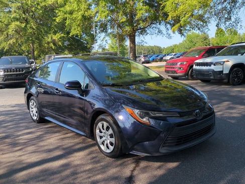Used 2023 Toyota Corolla LE FWD image 7