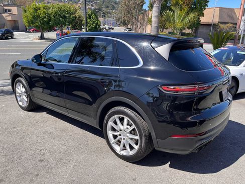 Used 2020 Porsche Cayenne w/ Driver Memory Package AWD/4WD image 6