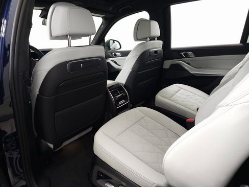 Used 2026 BMW X7 xDrive40i image 34