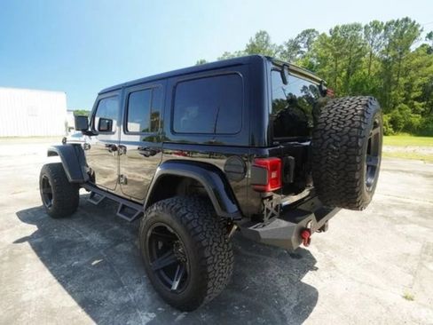 Used 2025 Jeep Wrangler Unlimited Sahara AWD/4WD image 5