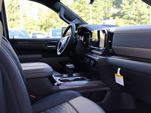 New 2026 Chevrolet Silverado 1500 ZR2 image 47