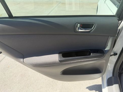 Used 2005 Toyota Camry XLE image 29