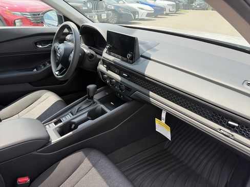 Certified 2025 Honda Accord SE image 12