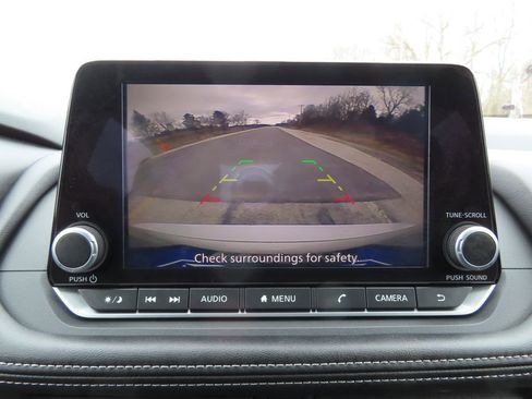Used 2025 Nissan Rogue SV AWD/4WD image 5