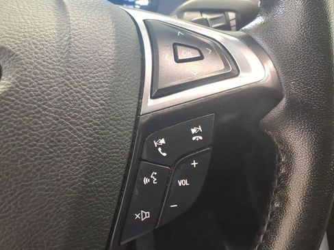 Used 2018 Ford Edge SEL AWD/4WD image 12