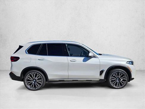 New 2026 BMW X5 xDrive40i w/ Climate Comfort Package image 4