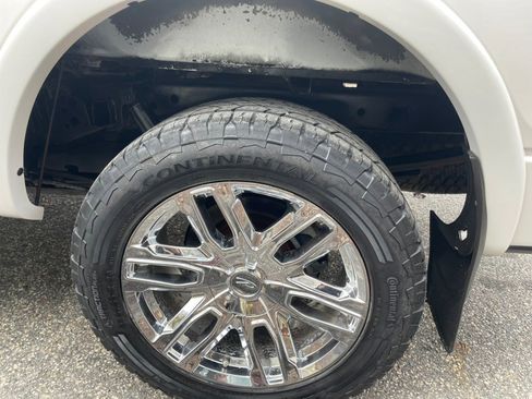 Used 2012 Ford F150 Lariat w/ Lariat Chrome Pkg image 26