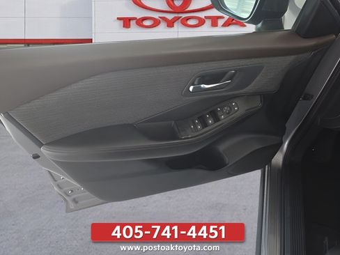 Used 2021 Nissan Rogue SV AWD/4WD image 9