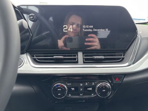 New 2026 Chevrolet Trax LT image 15