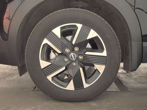 Certified 2025 Nissan Kicks SR FWD image 23