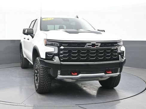 Used 2024 Chevrolet Silverado 1500 ZR2 w/ Technology Package AWD/4WD image 15