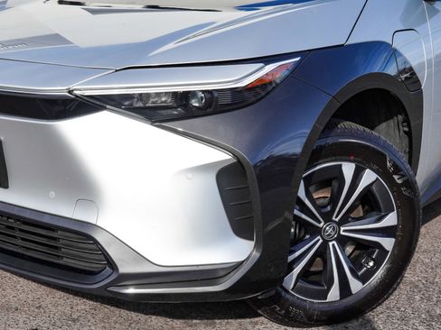 Used 2025 Toyota bZ4X AWD image 44