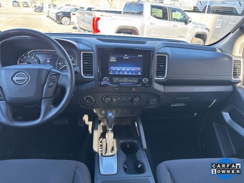 Used 2023 Nissan Frontier SV image 4
