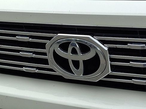 Used 2026 Toyota 4Runner Limited AWD/4WD image 5