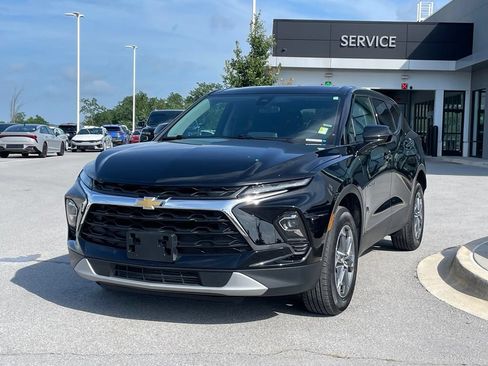 Used 2025 Chevrolet Blazer LT AWD/4WD image 3