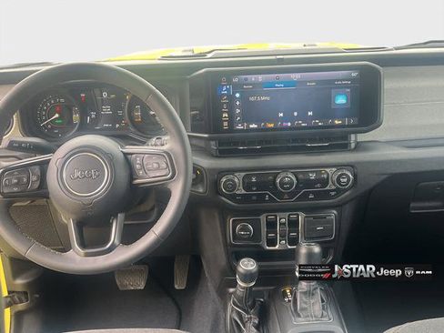 Used 2024 Jeep Wrangler Unlimited AWD/4WD image 8