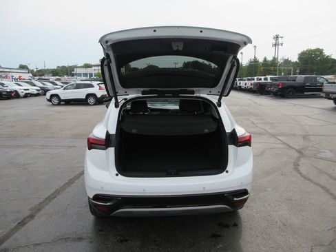 Certified 2022 Buick Envision Essence w/ Sport Touring Package AWD/4WD image 7