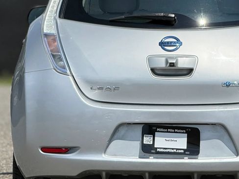 Used 2012 Nissan Leaf SL w/ Recycling/Organizational Pkg FWD image 13