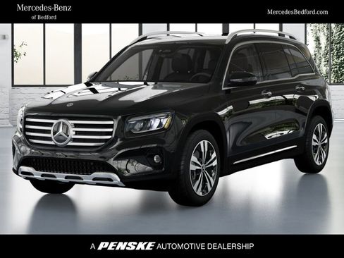 Used 2025 Mercedes-Benz GLB 250 4MATIC image 1