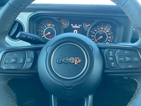 Used 2024 Jeep Wrangler Sport S image 19