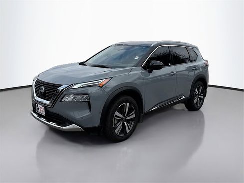 Used 2022 Nissan Rogue Platinum w/ Head-Up Display Package image 3