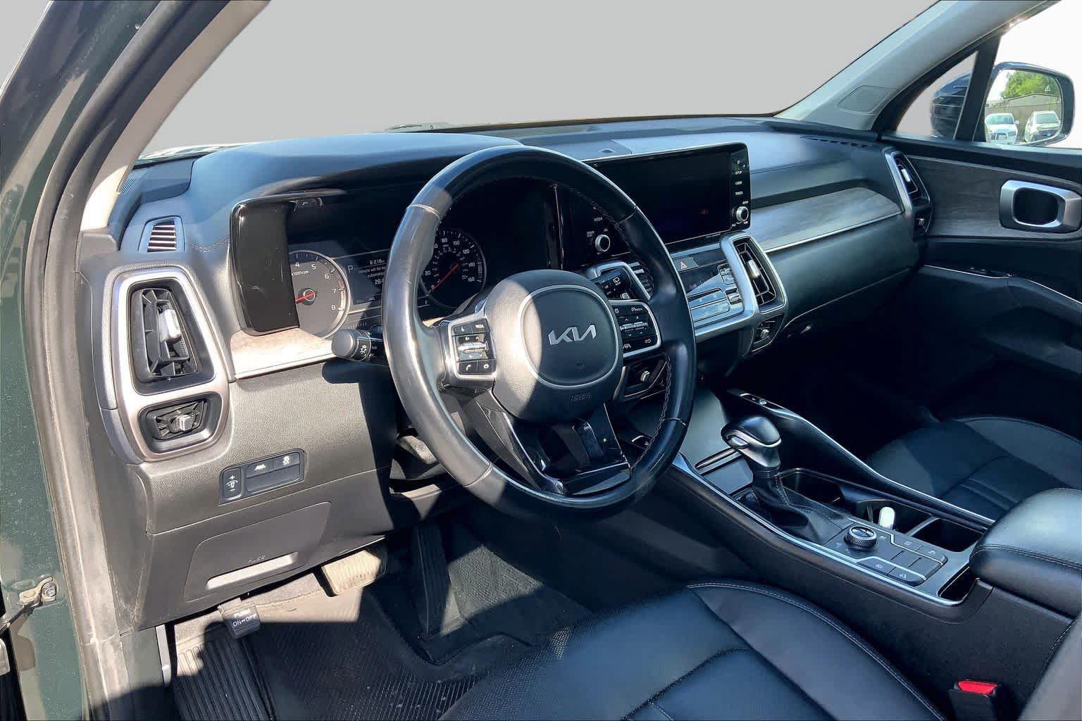 Used 2022 Kia Sorento S w/ Panoramic Sunroof Package AWD/4WD image 17